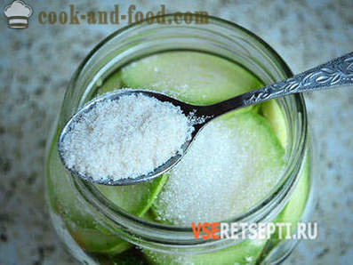 Lahodné recept na nakladané cukety s cesnakom na zimu