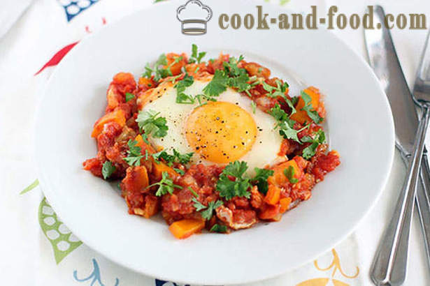 Jednoduchý recept na miešané vajíčka so zeleninou na raňajky