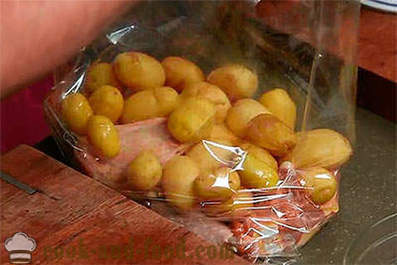 Pečené kuracie nohy s zemiakov v otvore