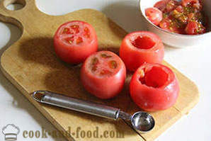 Plnená paradajky s vajíčkom a syrom