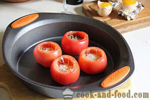 Plnená paradajky s vajíčkom a syrom