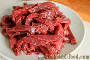 Uhorky s mäsom v kórejčine (komora)