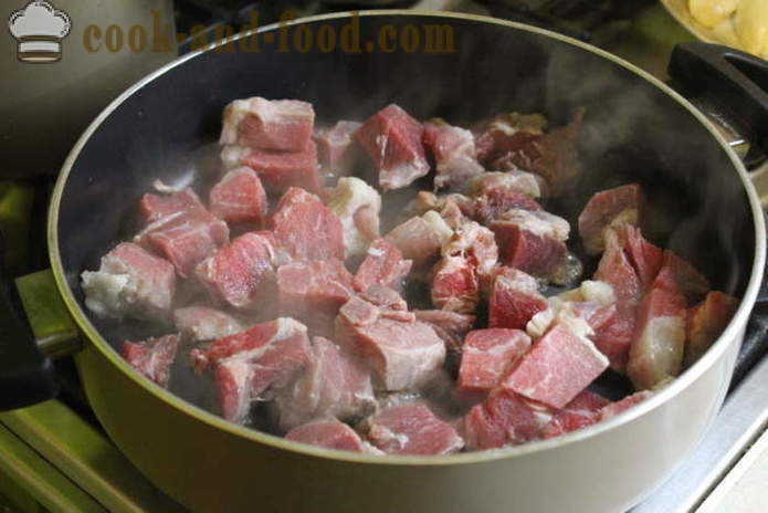 Dusené bravčové mäso s rozmarínom a hrušky - ako variť lahodný guláš z bravčového mäsa, krok za krokom, s fotografiami Recep