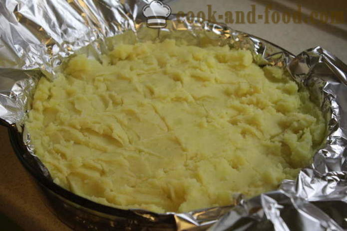 Angličtina zemiakový koláč s mäsom a šampiňónmi - ako variť kastról zo zemiakov a mäsa, sa krok za krokom recept fotografiách