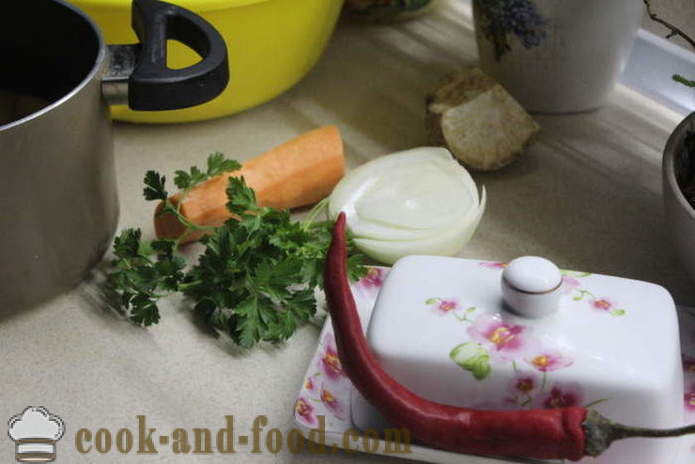 Rezance polievka s kuracím mäsom a zemiaky - Ako pripraviť lahodný zemiaková polievka s rezancami a kuracím mäsom, sa krok za krokom recept fotografiách