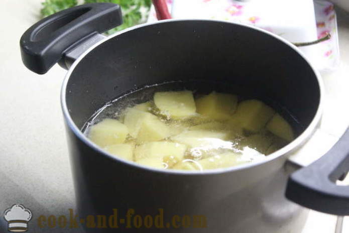 Rezance polievka s kuracím mäsom a zemiaky - Ako pripraviť lahodný zemiaková polievka s rezancami a kuracím mäsom, sa krok za krokom recept fotografiách