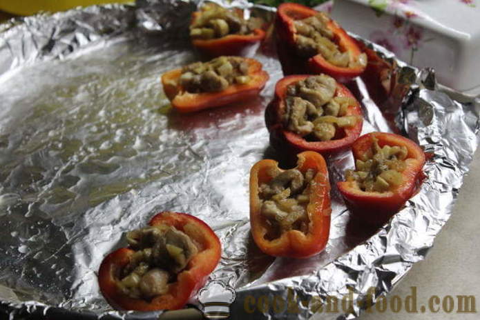 Plnené papriky s mletým mäsom s nasekanou zelerom - ako pečené plnené papriky v rúre, s krok za krokom recept fotografiách