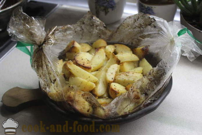 Zapečené zemiaky s medom a horčicou v rúre - ako lahodný variť zemiaky v diere, krok za krokom recept s Phot