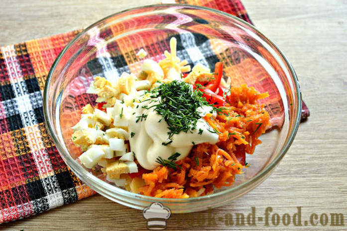 Syrový šalát s cherry paradajkami, vajcia a mrkva v kórejčine - Ako sa robí syr šalát, krok za krokom recept fotografiách