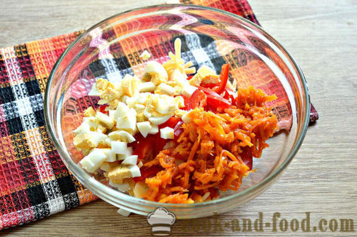 Syrový šalát s cherry paradajkami, vajcia a mrkva v kórejčine - Ako sa robí syr šalát, krok za krokom recept fotografiách