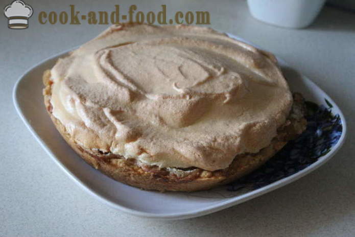 Hruškový koláč cesta - ako sa pečie tortu s hruškami, pudingu a suflé v rúre, sa krok za krokom recept fotografiách