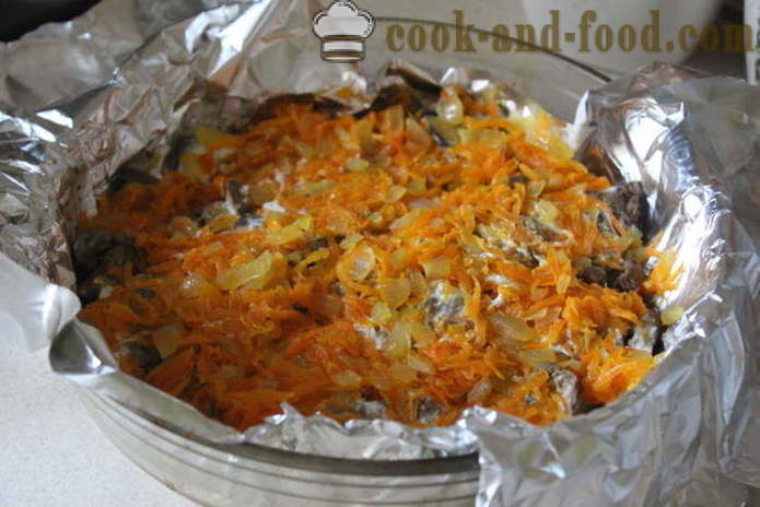 Pečená kuracia pečeň na smotane, mrkvy a cibule - ako variť lahodné kuracie pečeň v rúre, sa krok za krokom recept fotografiách