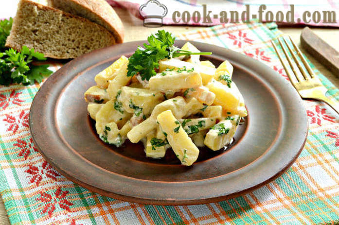 Zemiaky s hubami na smotane - ako variť huby so zemiakmi a kyslou smotanou na panvici s krok za krokom recept fotografiách