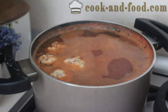 Jednoduchá červená šošovicová polievka s knedličkami a paradajkami - ako variť polievku z červenej šošovice, sa krok za krokom recept fotografiách