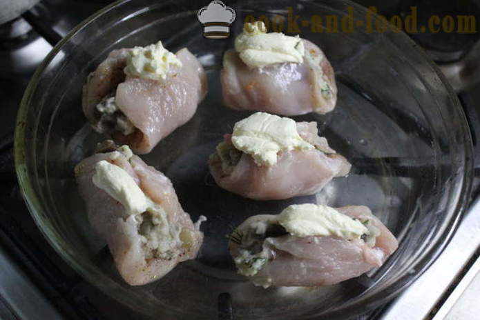 Valcované kuracie prsia plnené šampiňóny a zemiakmi - ako robiť role kurčaťa s krok za krokom recept fotografiách