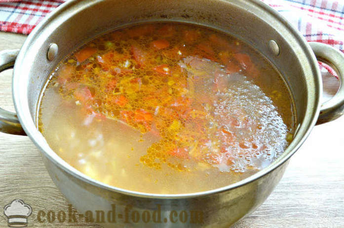 Polievka s konzervovaných hrášok a kapusta - ako variť polievku s kapustou a hráškom, krok za krokom recept fotografiách