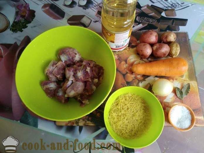 Polievka s kuracie žalúdky, rezance a zemiaky - ako variť polievku kuracie žalúdky, krok za krokom recept fotografiách