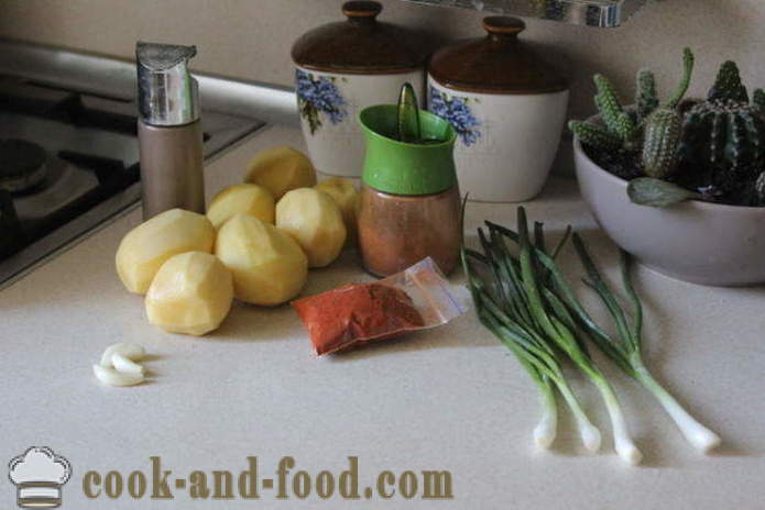 Zemiaky s paprikou a cesnakom - ako uvariť chutné zemiaky s paprikou, krok za krokom recept fotografiách