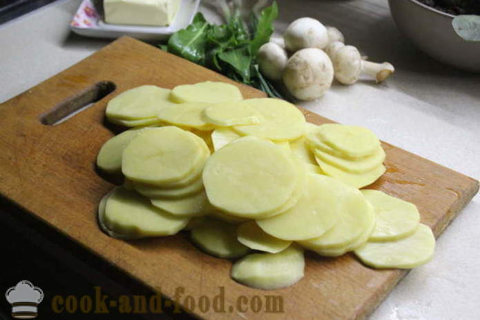 Kastról surové zemiaky s hubami a štiavu - ako vytvoriť kastról zo zemiakov s hubami, krok za krokom recept fotografiách