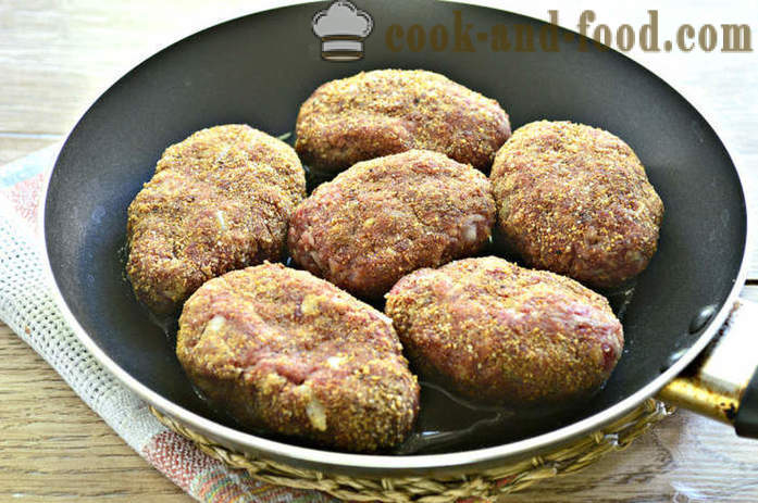 Šťavnaté mäsové placky s strúhaných surových zemiakov - Ako sa robí karbonátky z mletého hovädzieho mäsa so zemiakmi, krok za krokom recept fotografiách