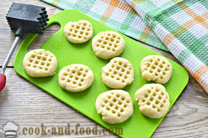 Jednoduché sušienky šľahané v panvici - smažiť ako sušienky v panvici, krok za krokom recept fotografiách