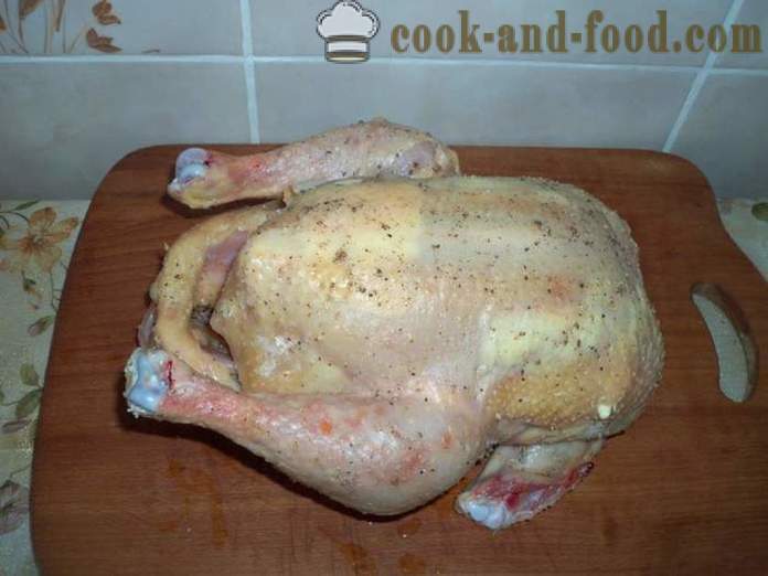 Celé kurča v rúre vo fólii - ako lahodné pečené kura v celej rúry, krok za krokom recept fotografiách