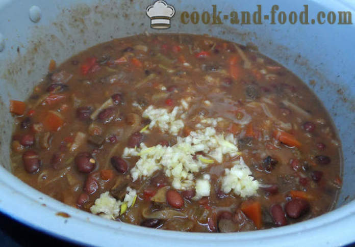 Hustá polievka Chili con carne - ako variť klasický chili con carne, krok za krokom recept fotografiách