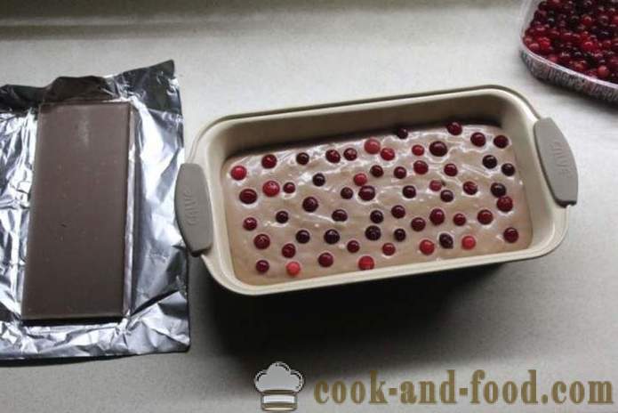 Cranberry vdolky s čokoládou na kefíru - ako variť koláče s čokoládou a brusnicami, krok za krokom recept fotografiách