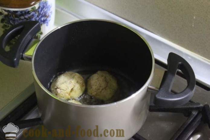 Guľa zemiaky so syrom a bylinkami v oleji - ako sa zemiakové guľky so syrom, krok za krokom recept fotografiách
