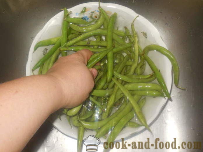 Zelené fazuľky na panvici - ako variť lahodný zelené fazule, krok za krokom recept fotografiách