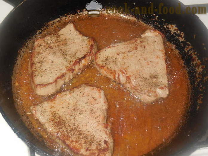 Mäso s paradajkami a syrom v rúre - Ako variť šťavnaté mäso v rúre, sa krok za krokom recept fotografiách