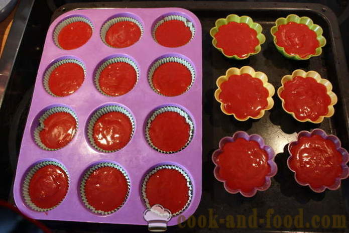 Červené a biele koláčiky - ako sa robí červenej zamatovej cupcakes doma krok za krokom recept fotografiách