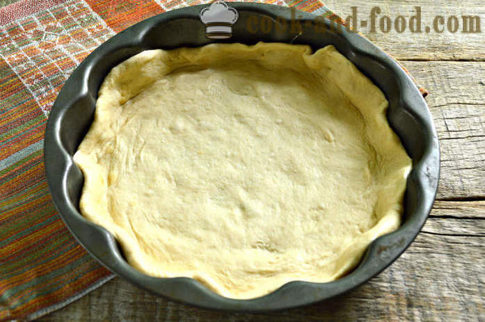 Lahodný tortu pokryté hubami a kapustou - ako sa pečie koláč s kapustou a hubami v rúre, sa krok za krokom recept fotografiách