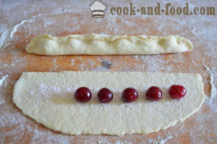 Čerešňový koláč-slimák na kefíru - ako variť tortu s cherry-slimák, krok za krokom recept fotografiách