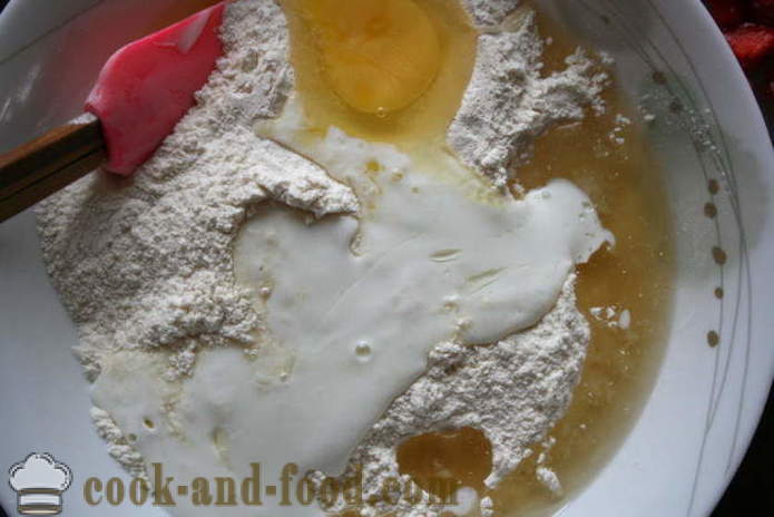 Domáce vdolky na jogurt s jahodami - ako variť vdolky v silikónových foriem, krok za krokom recept fotografiách