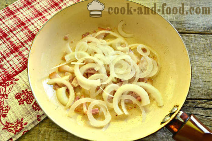 Pečené zemiaky so slaninou - ako dusené mäso zemiaky na panvici, krok za krokom recept fotografiách