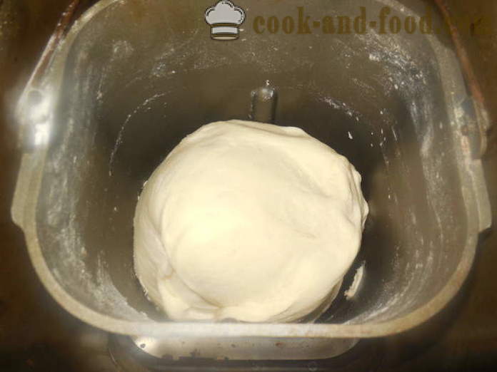 Jednoduchý recept na domáci chlieb na paradajkovou marinádou - ako sa pečie chlieb v pekárni doma, krok za krokom recept fotografiách