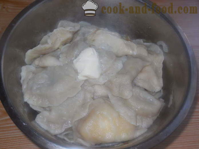 Bezmäsité knedle s surové zemiaky a cibuľa - ako variť knedle s surových zemiakov, krok za krokom recept fotografiách