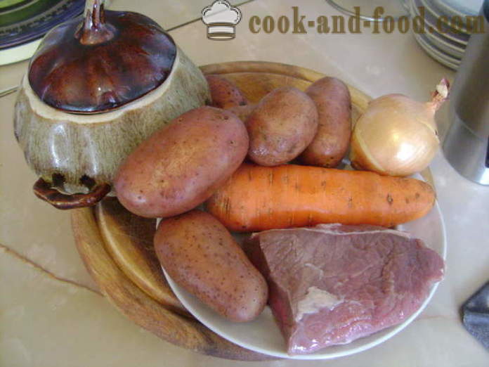 Dusené mäso s mäsom a zemiaky v rúre - ako variť zemiaky v hrnci s mäsom, krok za krokom recept fotografiách