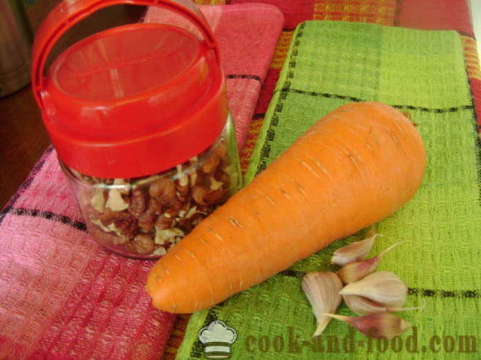 Majonéza lahodný šalát s divokým cesnakom, mrkvu, cesnak a oriešky - ako variť mrkvový šalát s divokým cesnakom, sa krok za krokom recept fotografiách
