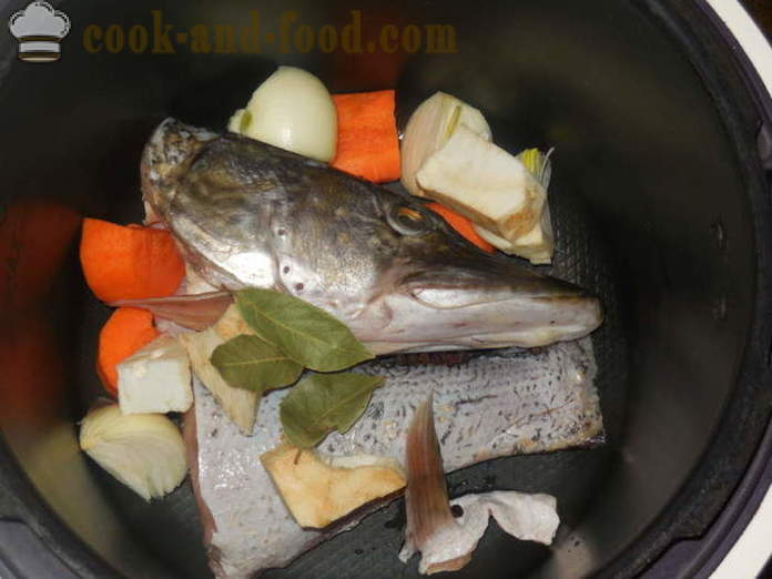 Jednoduchý recept na rybacia polievka z šťuka gólov multivarki - ako variť polievku z šťuka vedúci domova, krok za krokom recept fotografiách