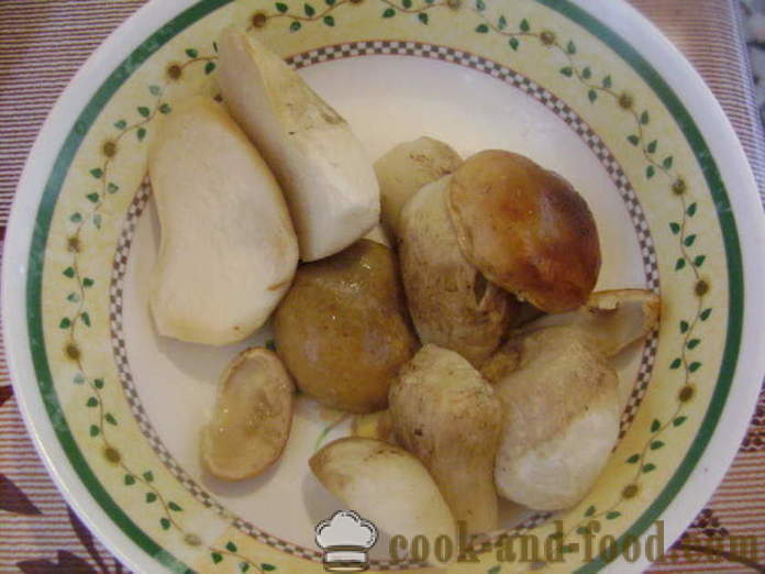 Zemiaky pečené v rúre s hubami a kyslou smotanou - Ako lahodný pečené zemiaky v rúre, s krok za krokom recept fotografiách