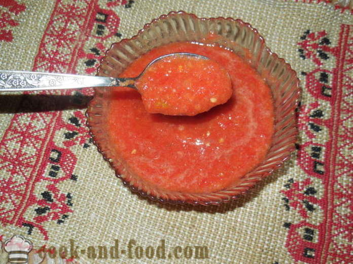 Adjika chutný paradajka, zvonček a feferónky bez varenia - variť adjika papriku a paradajky