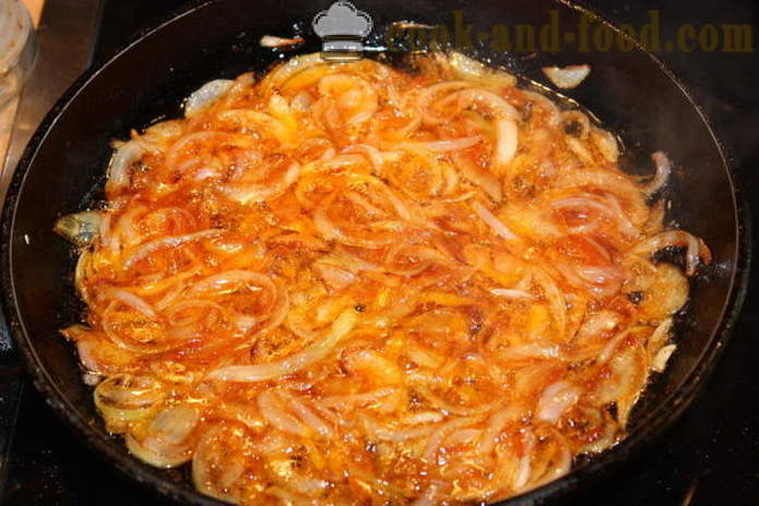 Bezmäsité gnocchi s paradajkovou omáčkou a cibuľou - ako variť halušky zo zemiakov, krok za krokom recept fotografiách