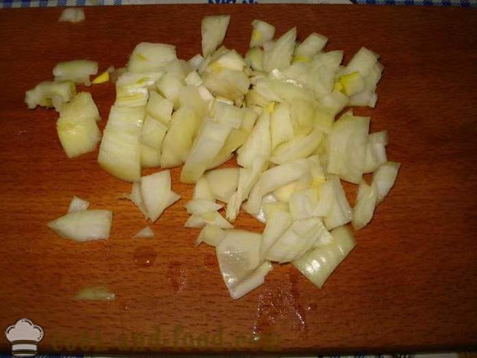 Smažené zemiaky s cibuľkou - ako variť vyprážané zemiaky s cibuľou na panvici, krok za krokom recept fotografiách
