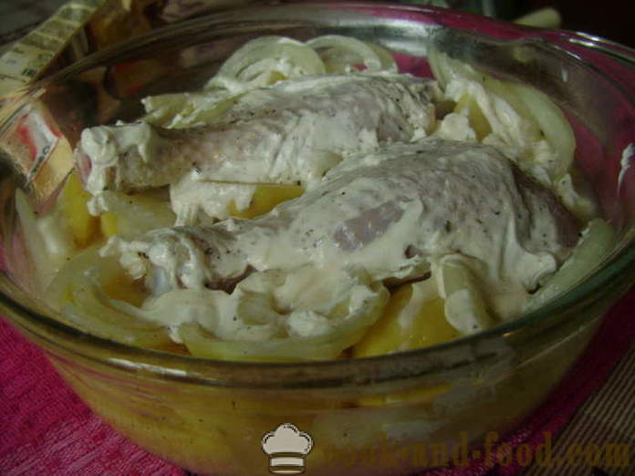 Kuracie paličky s zemiaky v rúre - ako variť lahodné kuracie stehno so zemiakovou, krok za krokom recept fotografiách