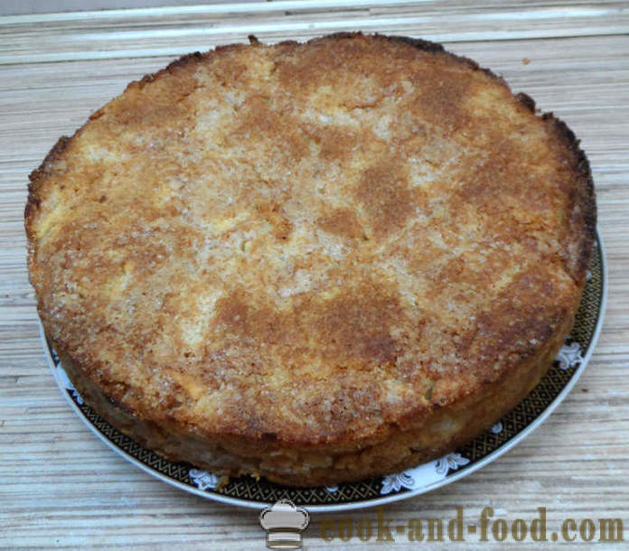 Najjednoduchšie jablkový koláč - ako urobiť jablkový koláč v rúre, sa krok za krokom recept fotografiách