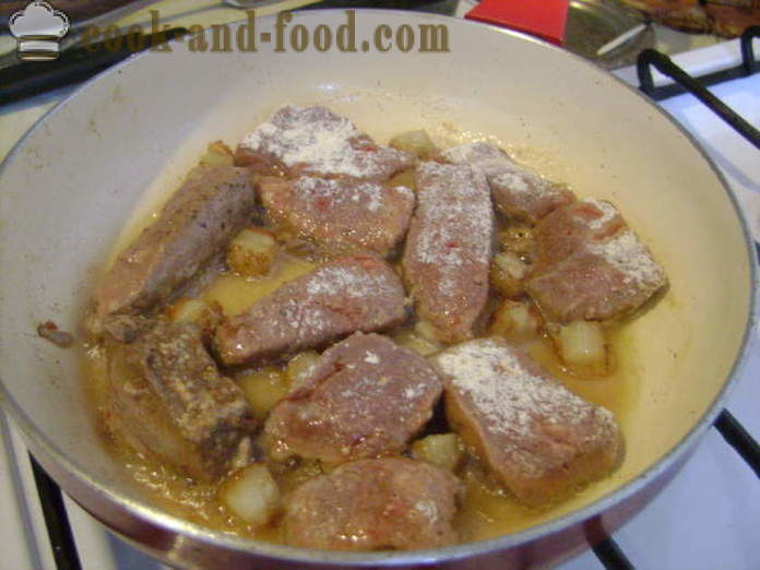 Pečeň s zemiaky na panvici - Ako variť hovädzia pečeň so zemiakmi, krok za krokom recept fotografiách