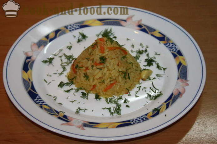 Delicious príkrm ryža s mrkvou, cibuľou a cesnakom - ako variť lahodný príkrm ryža, krok za krokom recept fotografiách