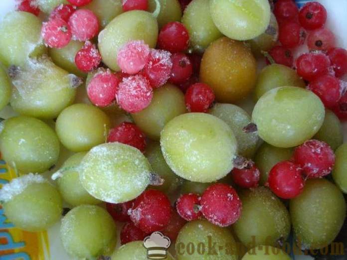 Nadýchané knedle s mrazené jahody - ako variť knedle s ovocím na paru, sa krok za krokom recept fotografiách